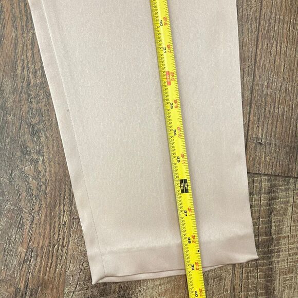 Alice + Olivia NWT Jessie Satin Slim Tapered Leg Pants in Sand Champagne Glam, 4 - Picture 10 of 13